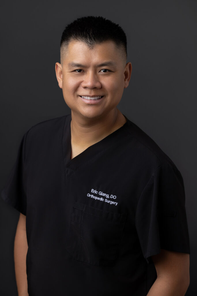 Dr. Eric Giang is an orthopedic surgeon in Modesto, CA specializing in knee replacement