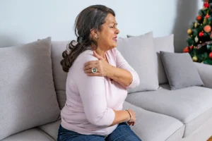 Understanding Sharp Pains in the Shoulder When Breathing
